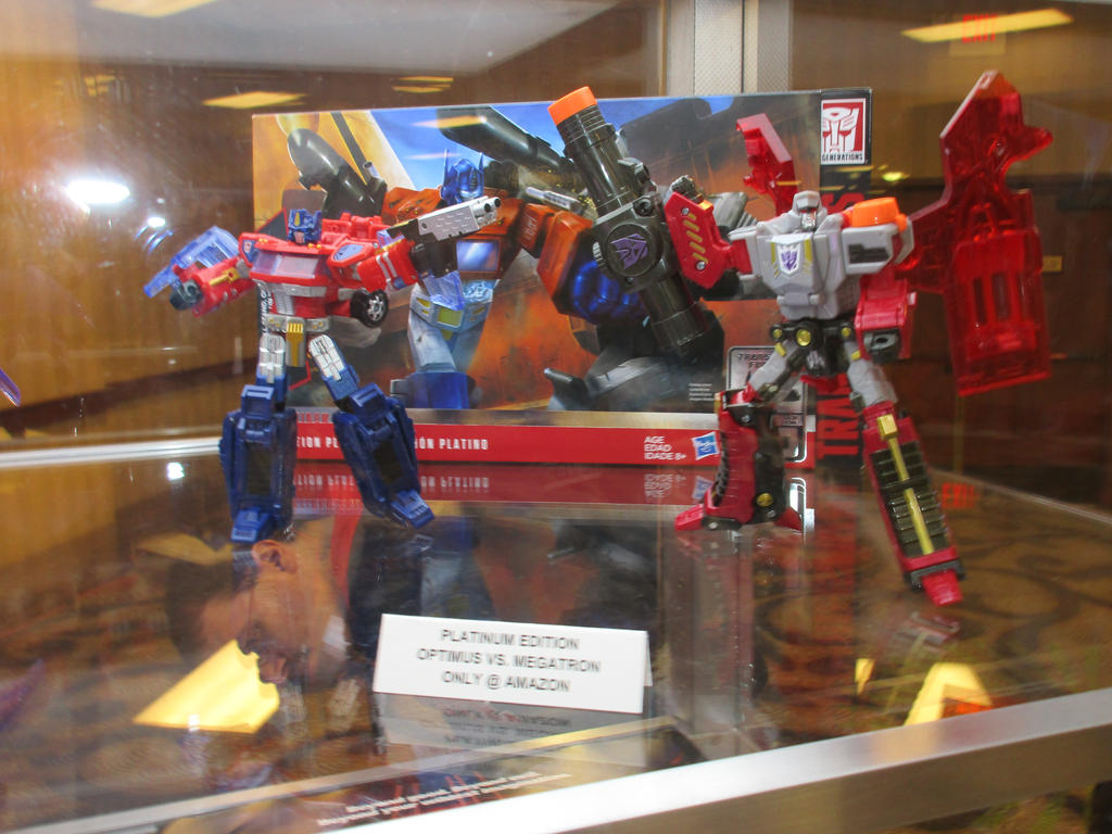 BotCon 2016 - 52 of 91 by EchoWing on DeviantArt