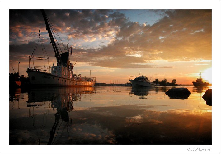 sunset in the little harbour