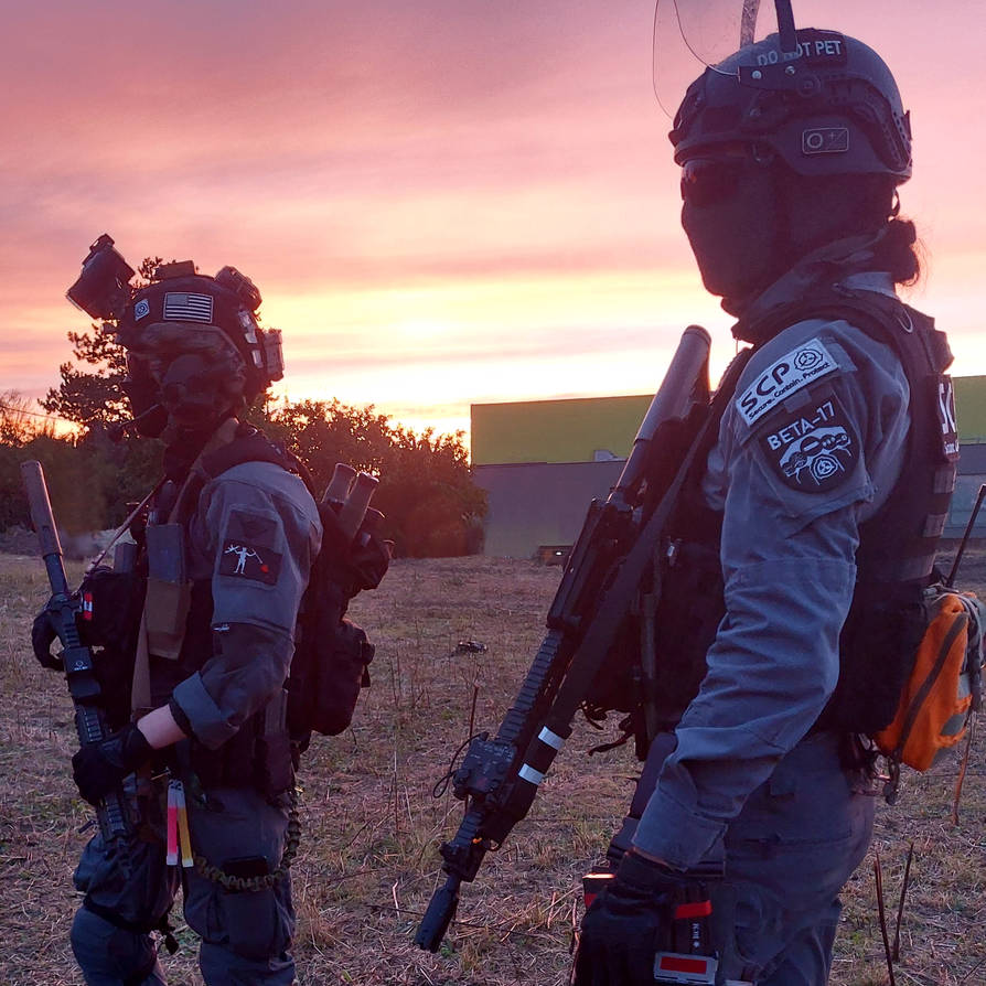 SCP MTF guard with guns cosplay by TrapSukiCos on DeviantArt