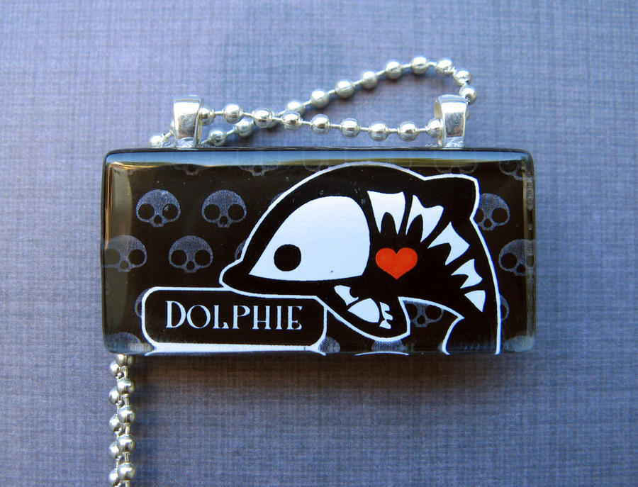 Dolphie skelanimals necklace