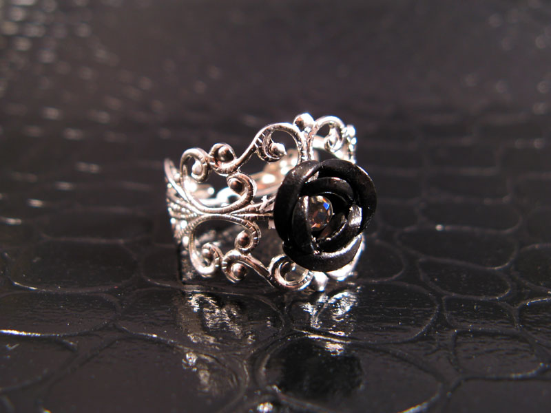 Black filigree ring 2