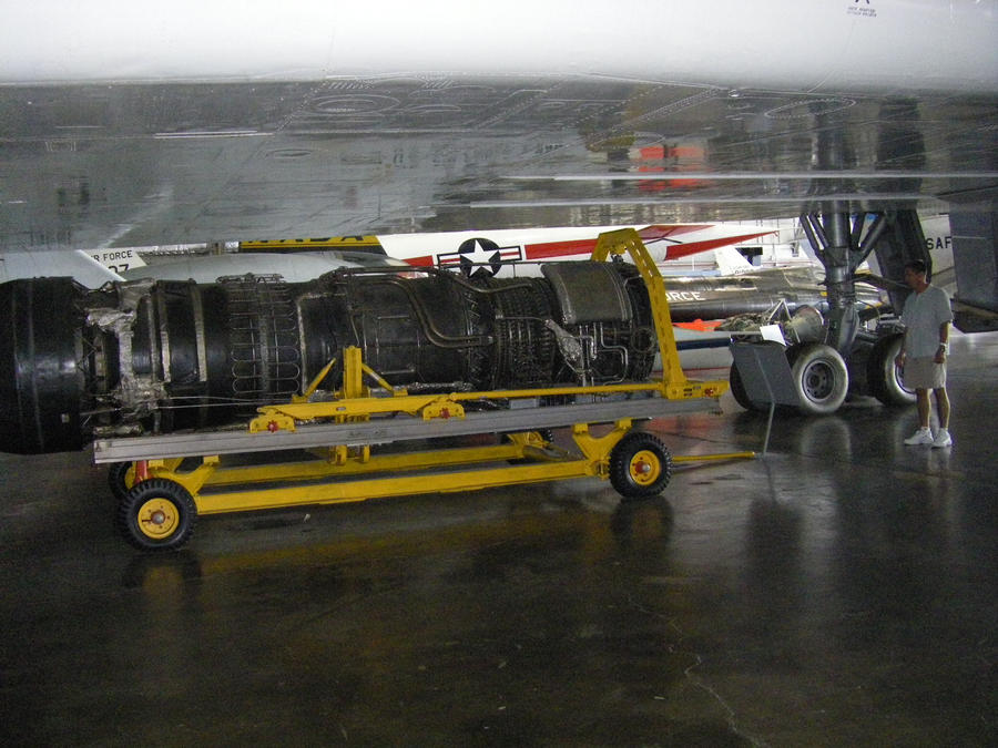Giant Engine Deviantart Giant jet engine... by Babywarrior5 on DeviantArt