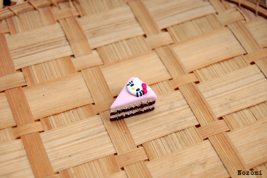 Hello Kitty Cake