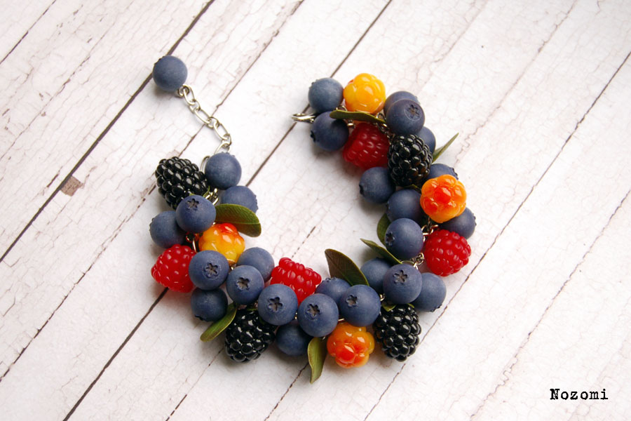 Berry bracelet