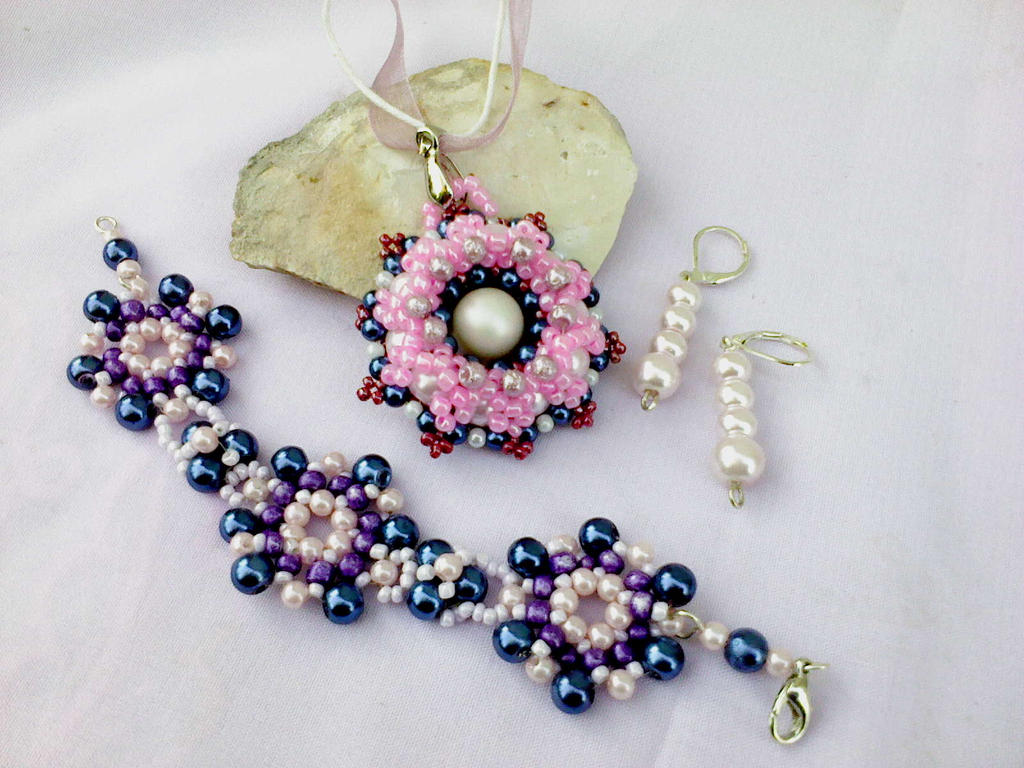 purple and pink beads set