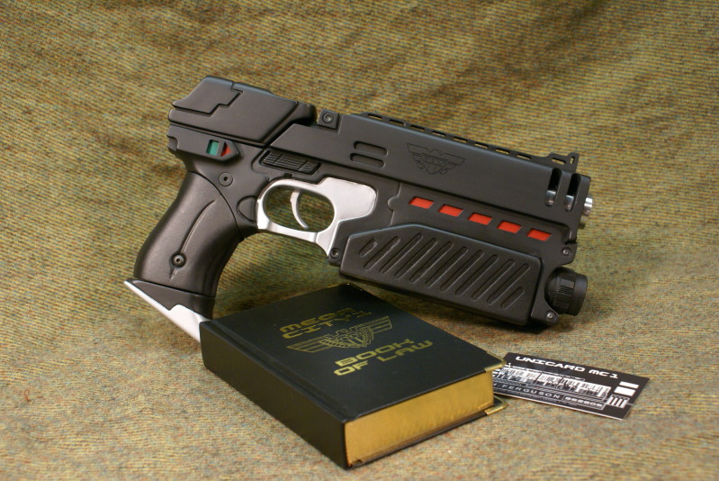 Judge Dredd Rifle Judge Dredd Lawgiver by Matsucorp on DeviantArt