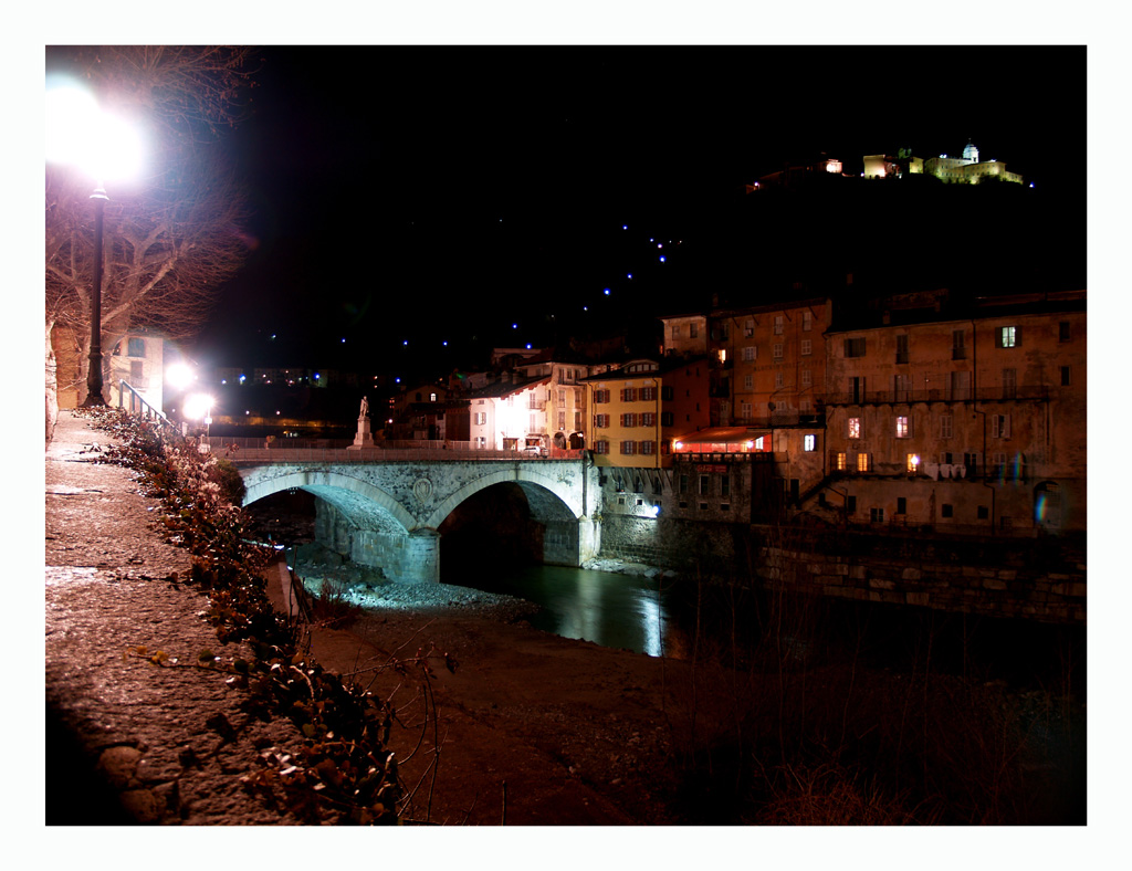 Varallo by night