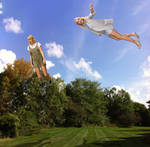Taylor Swift Teaches Cameron Diaz How To Fly