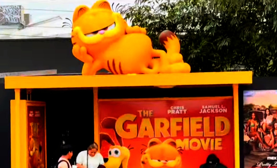 Garfield Bus Window Garfield bus stop by mac876 on DeviantArt