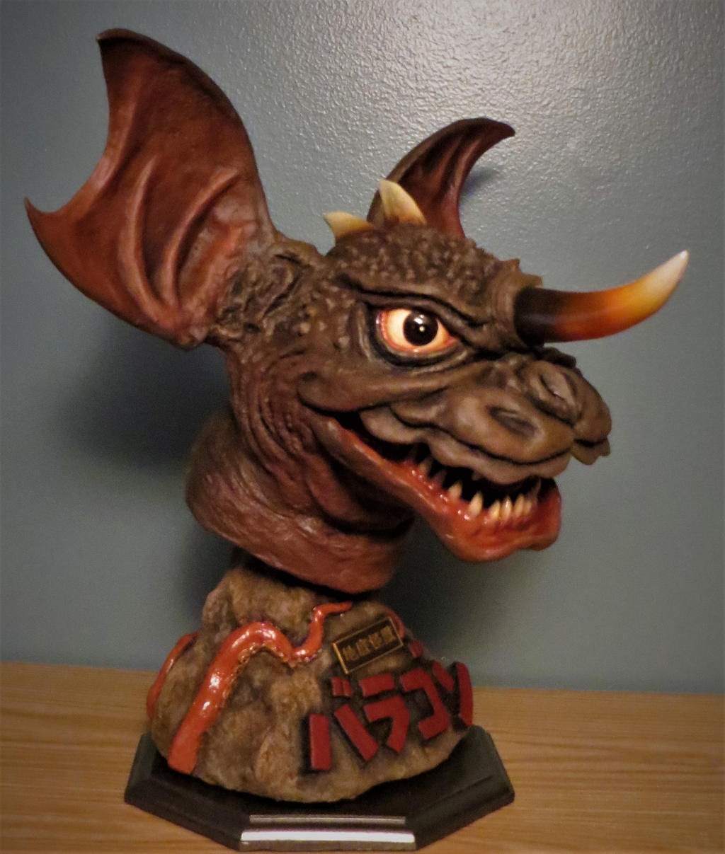 Gow Row Eagle Craft Baragon Bust 3