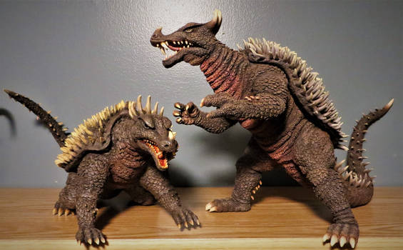 Resin Chef and Pao Anguirus 68 Compared