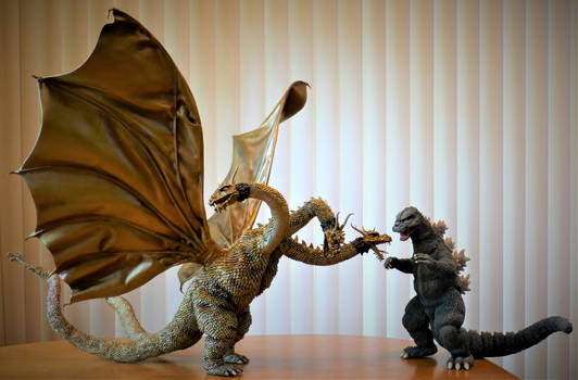 Kaiju Freaks Ghidorah vs Billiken Godzilla 75