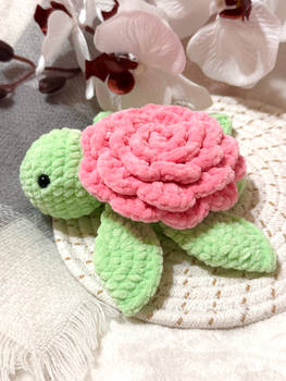The little rose turtle. Crochet. Amigurumi.