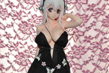 Sonico in dress