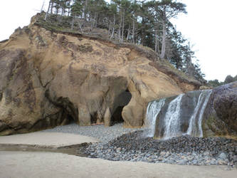 Falls and Cave, Hug Point