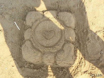 Beach Portal: Companion Cube