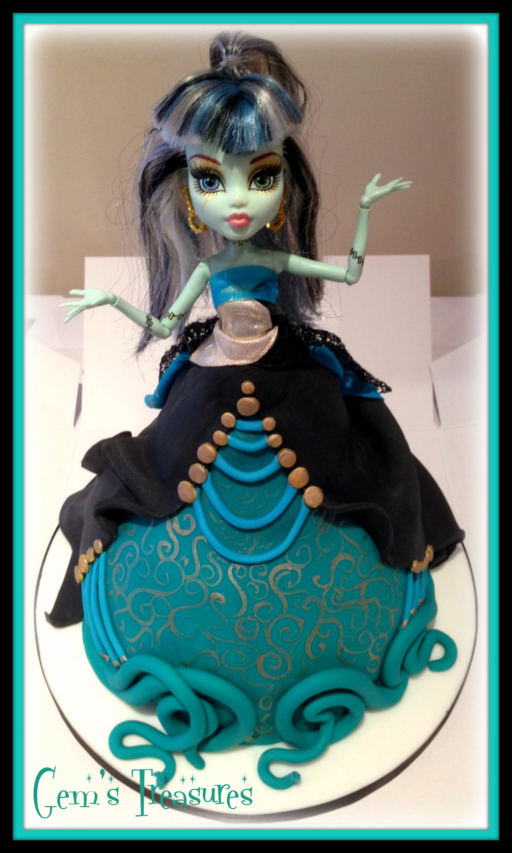 Monster High Doll Cake!