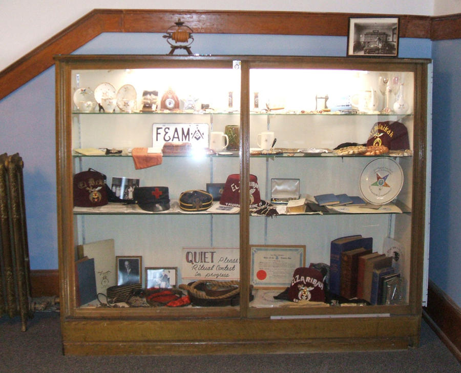 Freemason display case