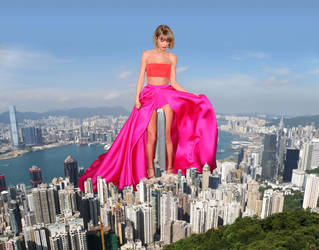 Taylor Swift Gets Intimate with Hong Kong