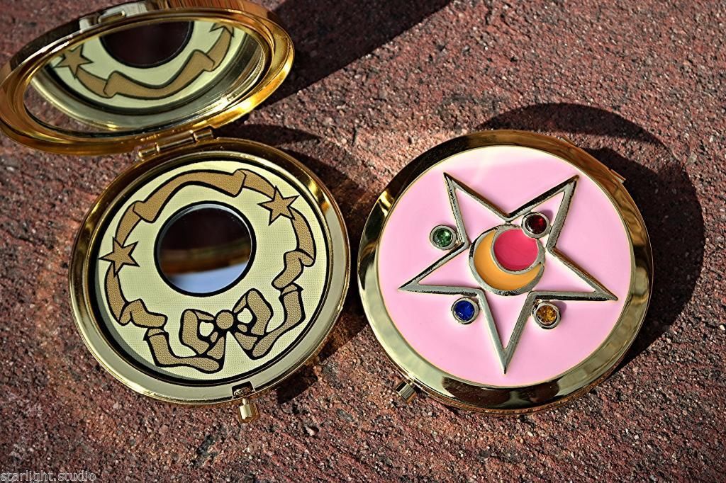 Sailor Moon Crystal Star R Compact Locket