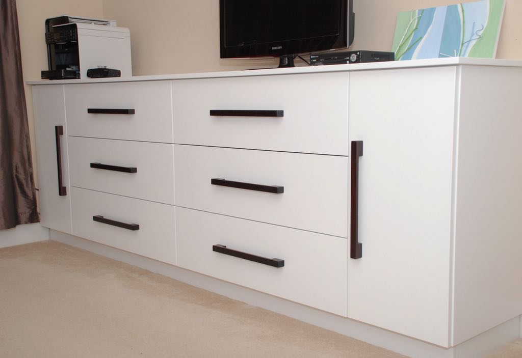 Bedroom Dresser/TV cabinet Unit by belakwood