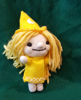 Felt Witch in yellow