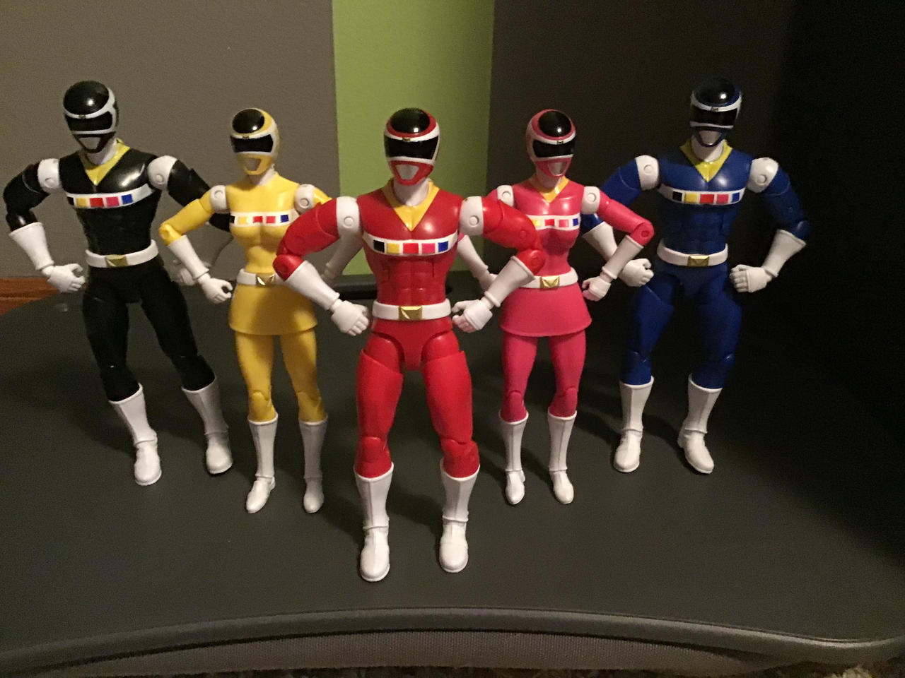 Power Rangers in space suited up by Ambushpro5 on DeviantArt