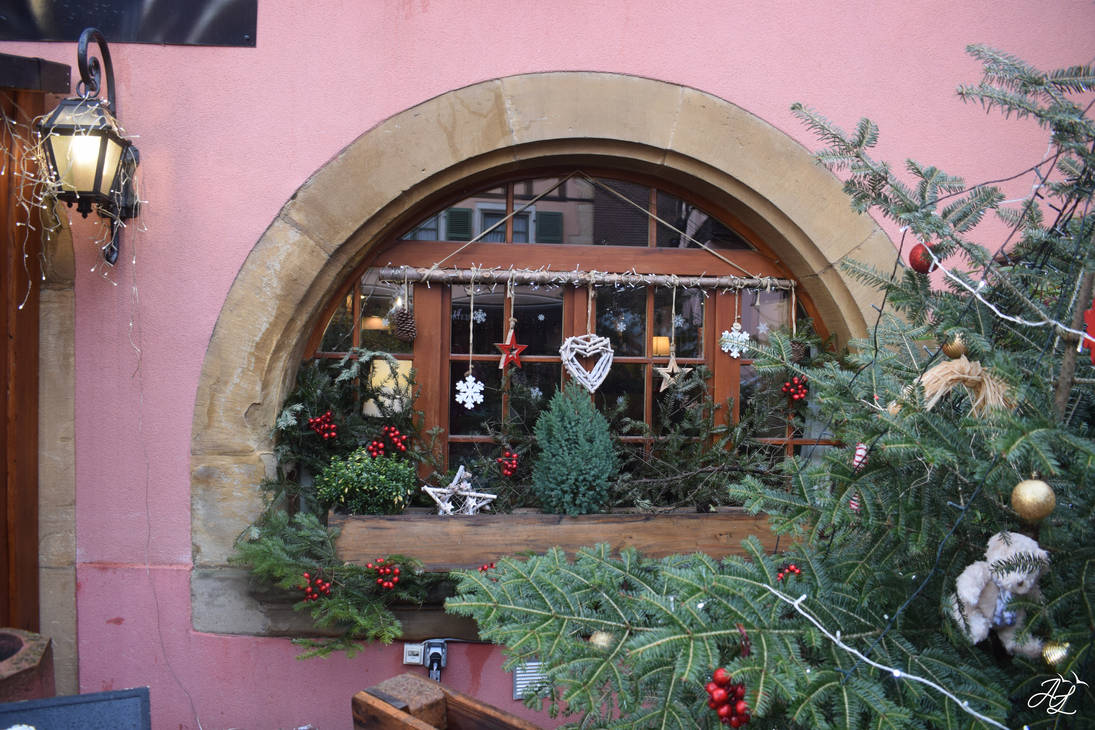 Festive window by LaetitiaCrystalight on DeviantArt