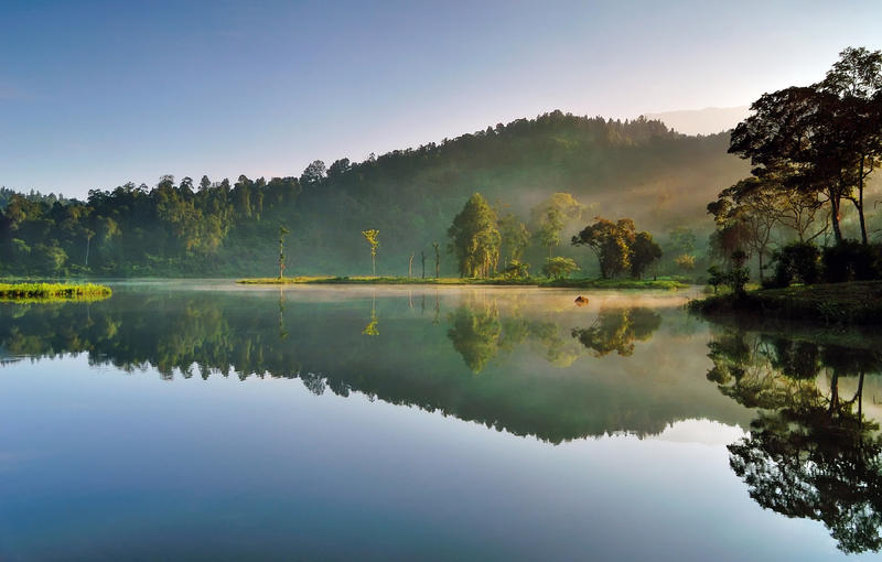 Morning at Situ Gunung by thesaintdevil