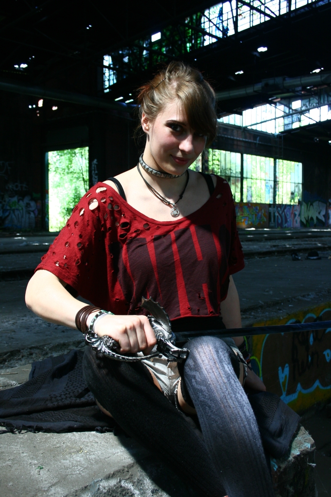 Mia and the Industrial Ruin 08