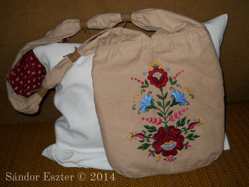 Bahia bag with embroidery