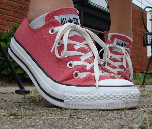 Converse Deviantart converse by safetyXpinnedXheart on DeviantArt