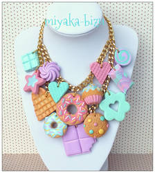 hugde pastel necklace