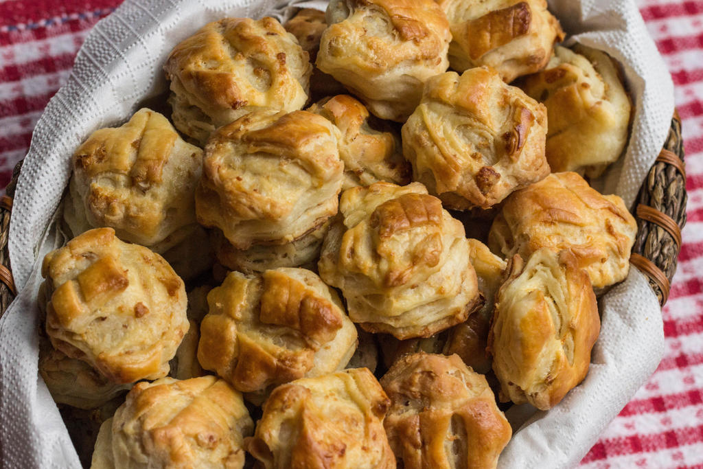 hungarian_pork_crackling_biscuits_by_kit