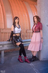 Tifa and Aerith - Cosplay by Dragunova-Cosplay