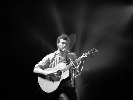 Phillip Phillips 02