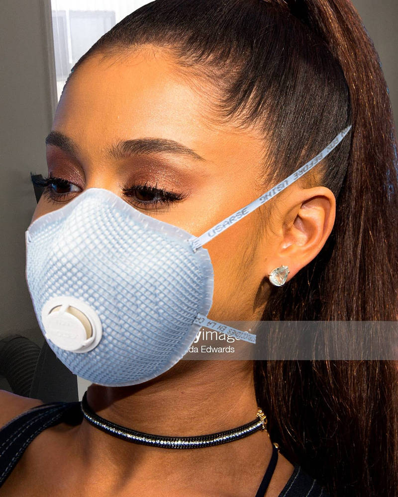 Afdeling i live Halloween Ariana Grande Wear Respirator Mask by LmonjarazbigXXX on DeviantArt