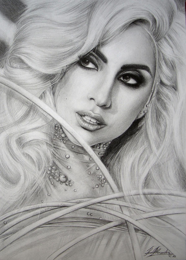LADY GAGA