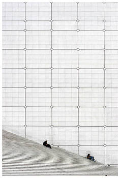 vastness of la defense