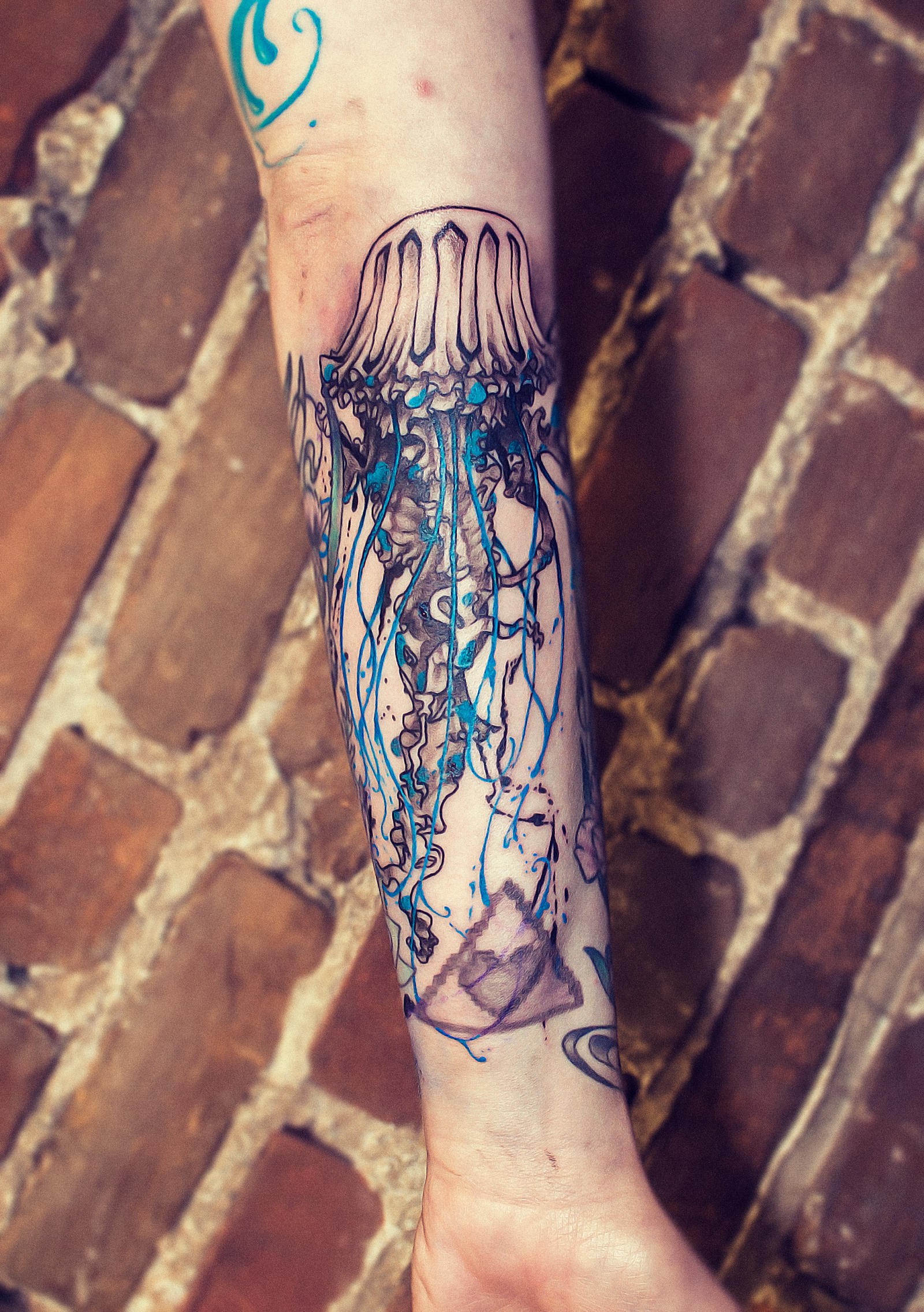 Тату медуза на руке