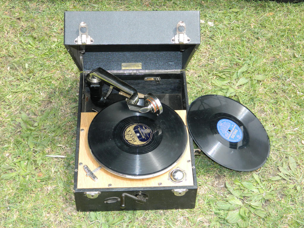 Wind-up Gramophone 001 - HB593200