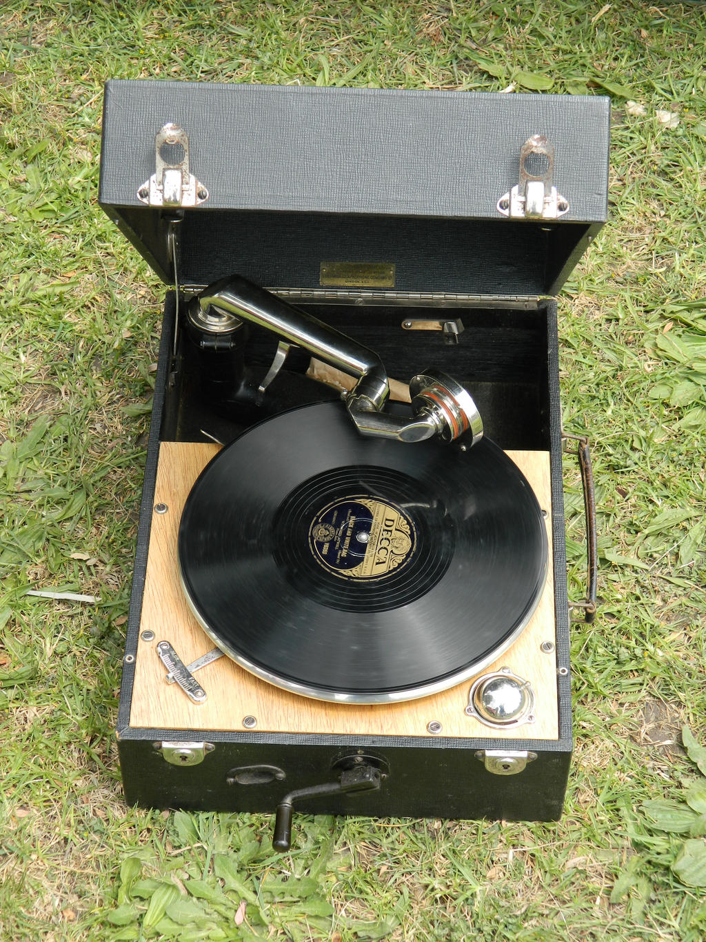 Wind-up Gramophone 002 - HB593200