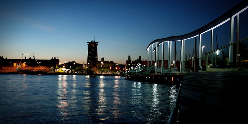 Hafen bei Nacht