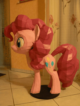 Pinkie Pie Papercraft - 360 degree gif