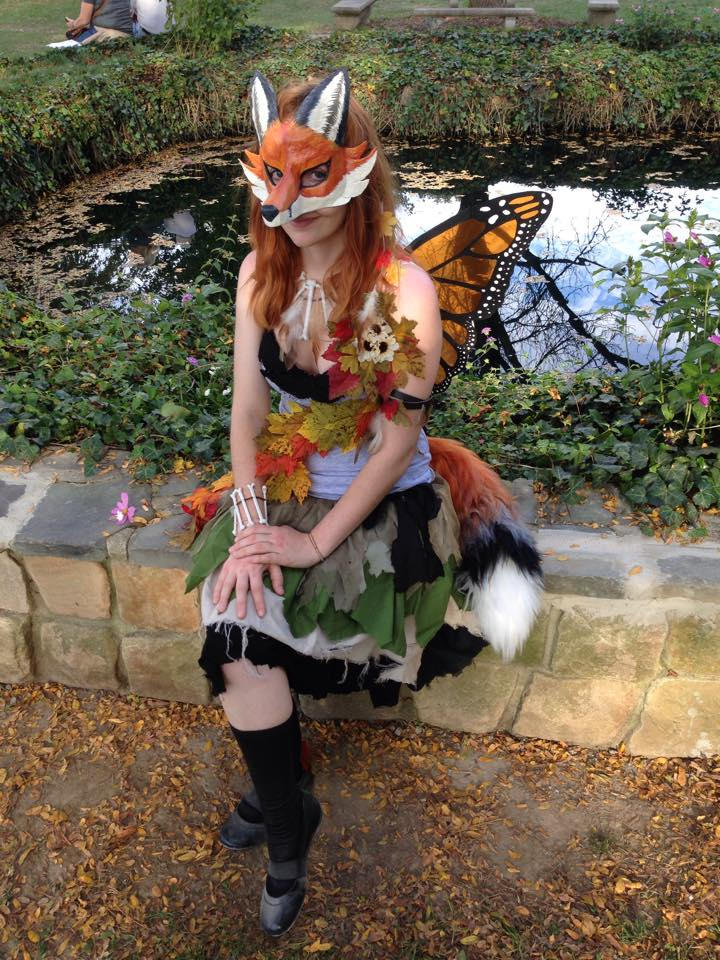 Fairy fox. Морган Королева Лис. Лис в костюме. Девушка в костюме лисы. Лисичка Королева.