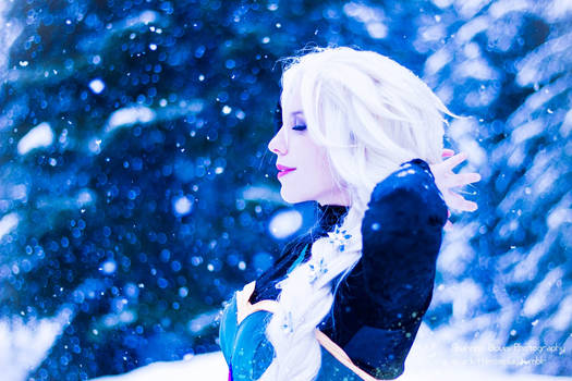 Elsa cosplay- Let it go