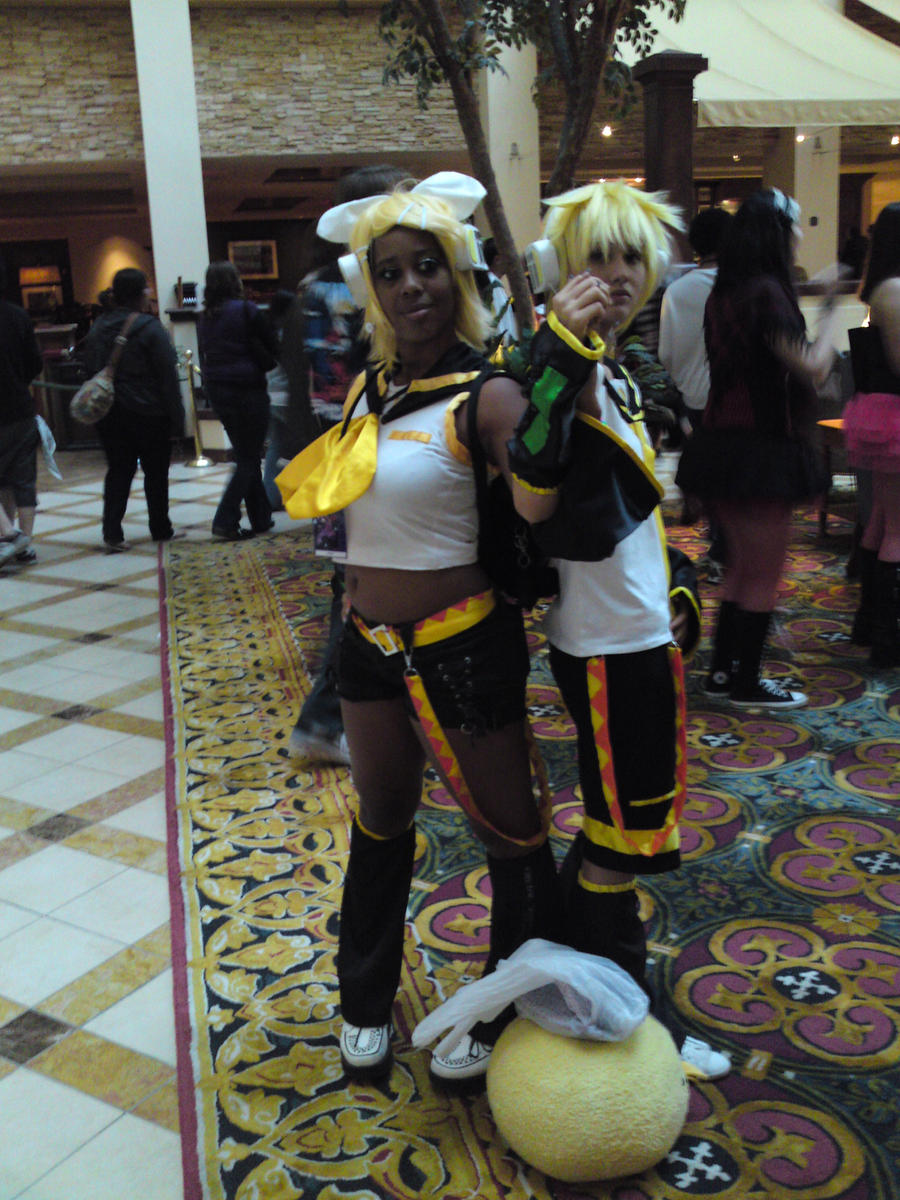 Rin and Len vocaloid OC2010