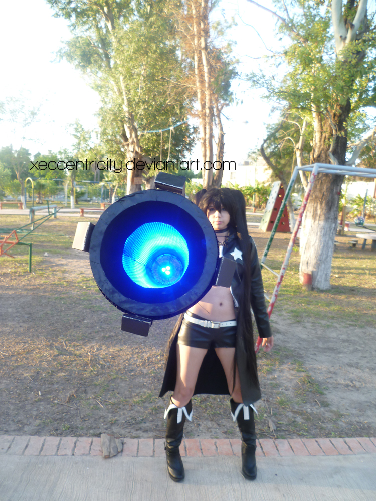 Black rock shooter cosplay with rock cannon