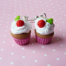 tiny pink cupcakes