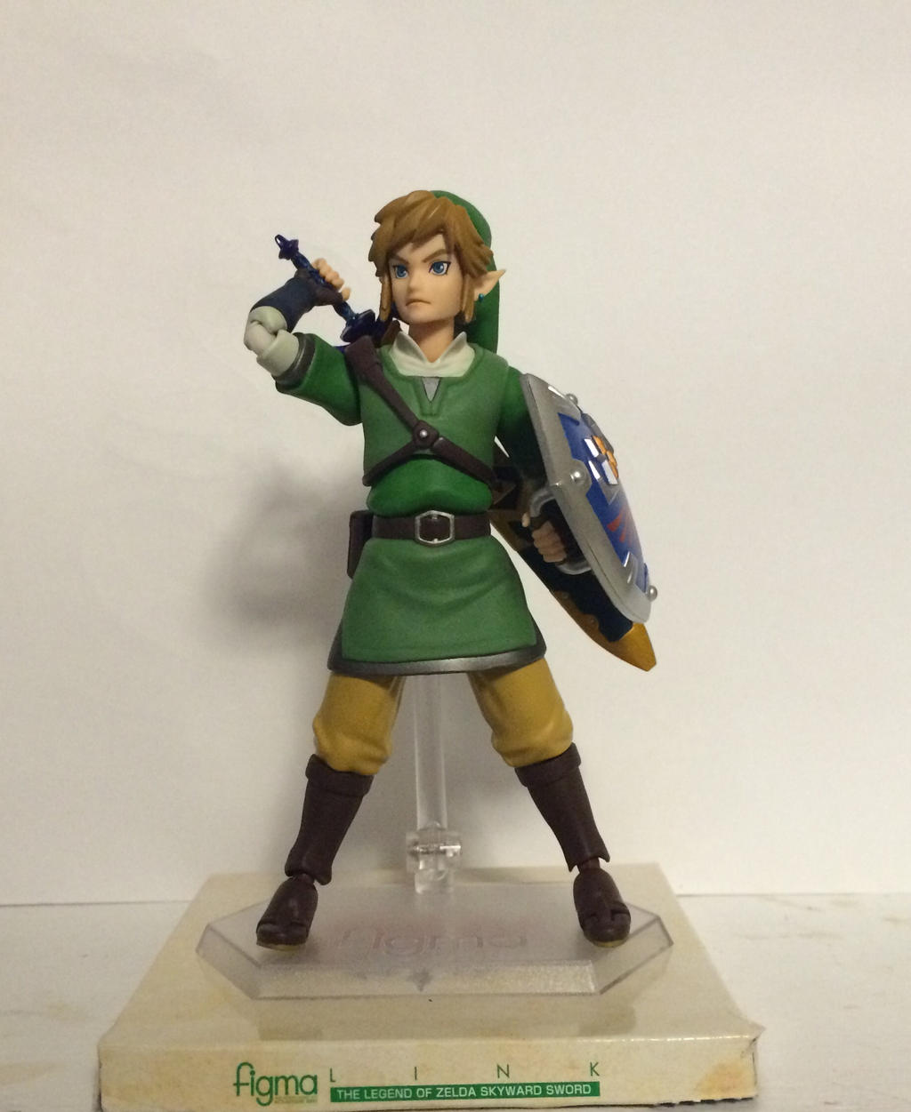 Link Figure Pose #6 by Midnight-Mochi-1998 on DeviantArt
